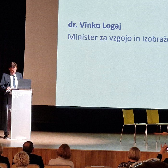 Navdihujoča konferenca VITRAŽ na Bledu: Skupnostni učni vrt Na Logu kot primer dobre prakse