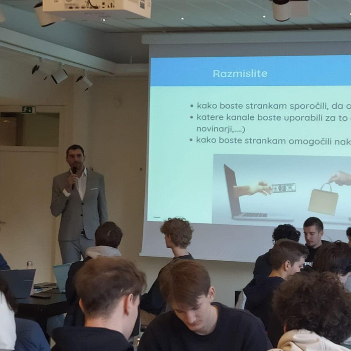 Startup izziv POPRI 2025: Mladi dijaki iz Tolmina na največjem startup dogodku v Sloveniji