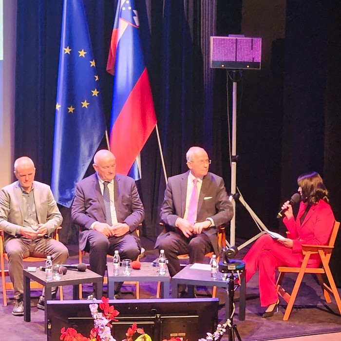 Posvet »Lokalna moč, regionalni razvoj: vloga občin v sodobni Sloveniji«
